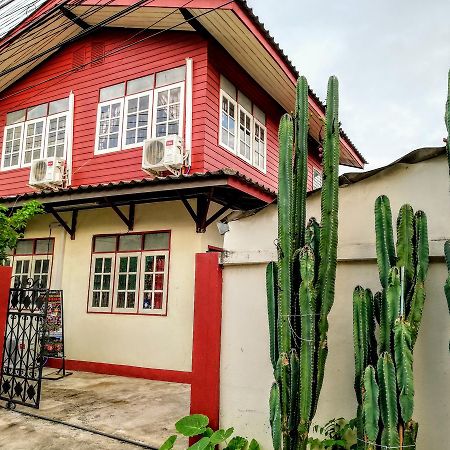 Champion Hostel 2 (Adults Only) Chiang Mai Esterno foto