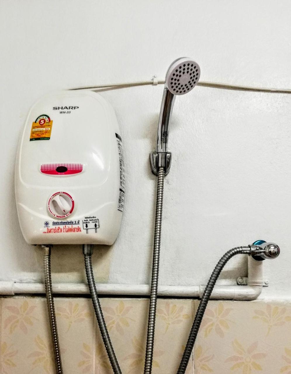 Champion Hostel 2 (Adults Only) Chiang Mai Esterno foto