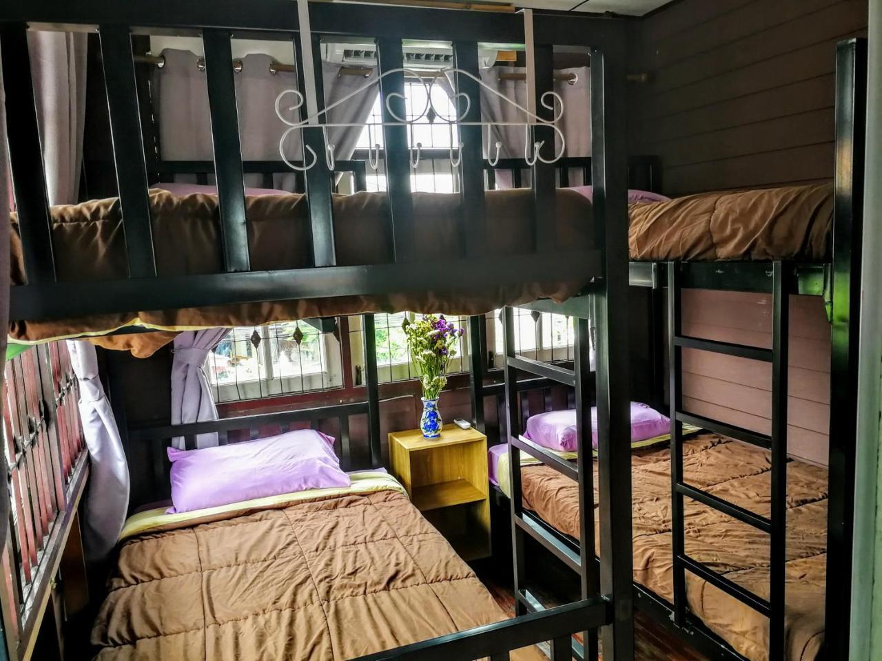 Champion Hostel 2 (Adults Only) Chiang Mai Esterno foto