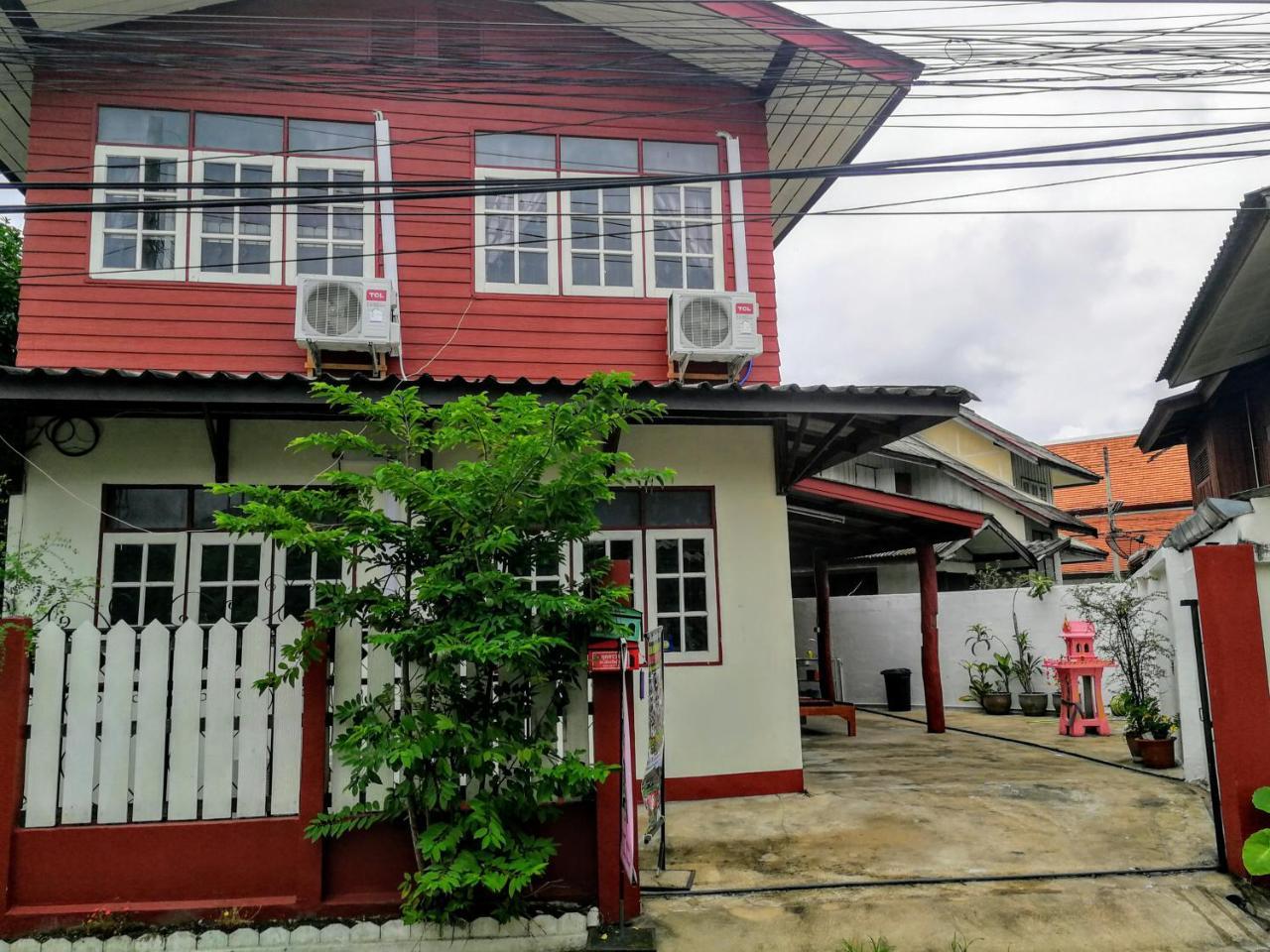 Champion Hostel 2 (Adults Only) Chiang Mai Esterno foto
